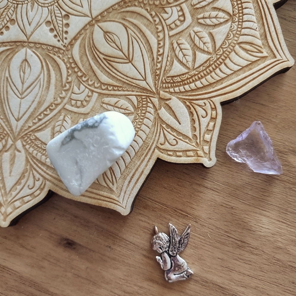 Small Howlite Crystal, Meditation Stone, Calming Stone